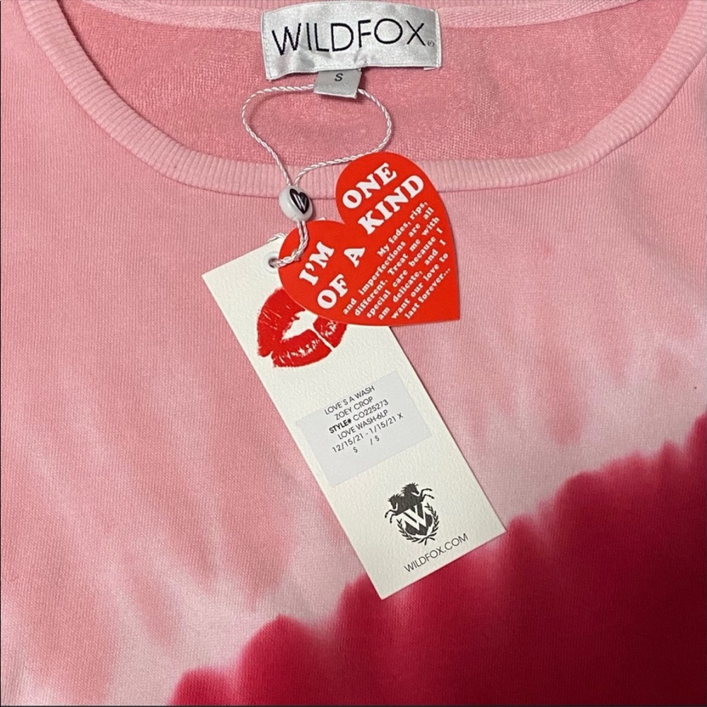 🔥WILDFOX🔥LOVE’S A WASH ZOEY CROP SWEATSHIRT Pink Tie Dye Small RARE NWT - Picture 2 of 4
